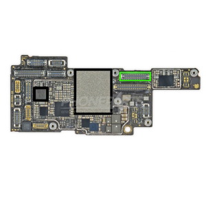 Charging connector port onboard iPhone 13 Pro